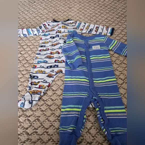 Assorted Kids One Pieces Set - Picture 3 of 4